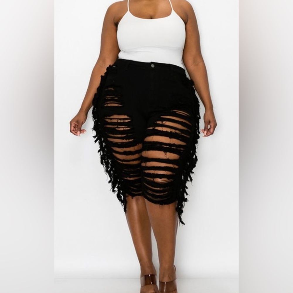 Plus Size Extra Ripped Fringe Bermuda shorts